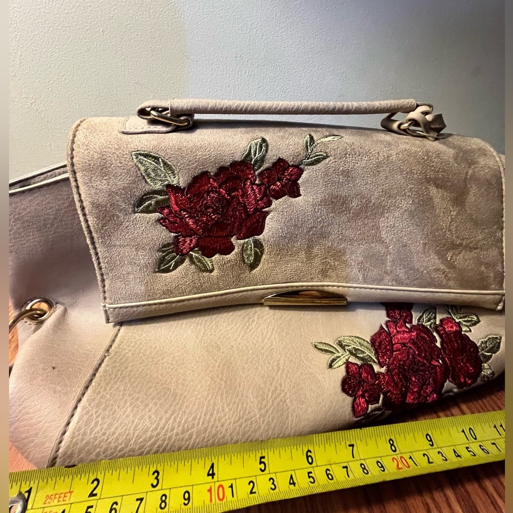 🐈‍⬛ Catwalk PaleRose Suede Purse is Pristine Condition!